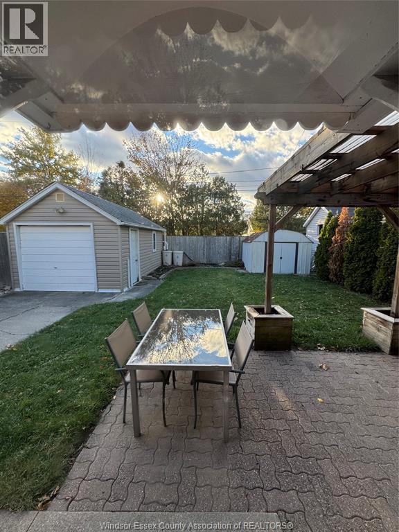 1807 Hickory, Windsor, ON - Outdoor