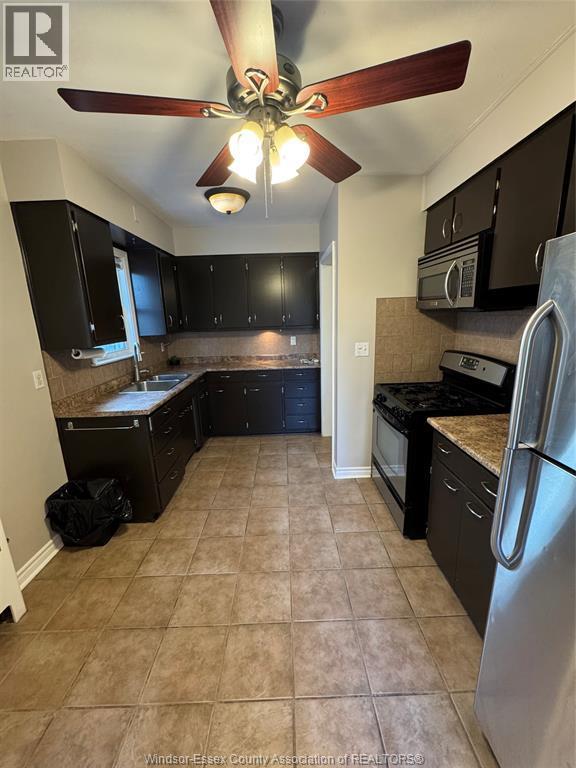 1807 Hickory, Windsor, ON - Indoor Photo Showing Kitchen With Double Sink