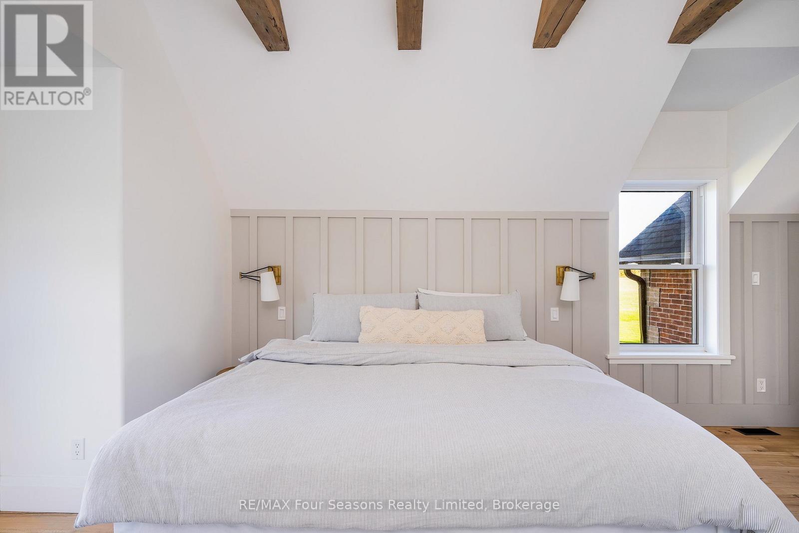 627174 Grey Road 119, Grey Highlands, ON - Indoor Photo Showing Bedroom