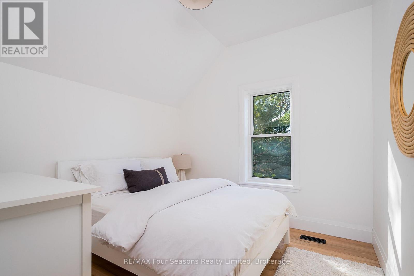 627174 Grey Road 119, Grey Highlands, ON - Indoor Photo Showing Bedroom