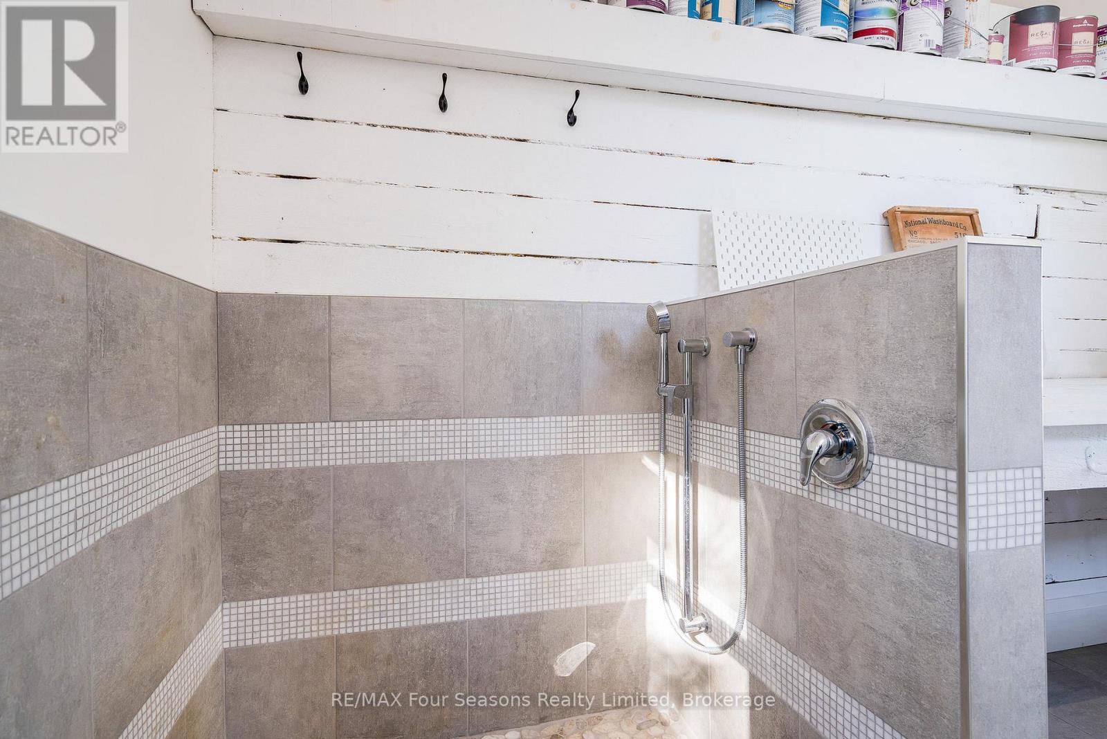 627174 Grey Road 119, Grey Highlands, ON - Indoor Photo Showing Bathroom