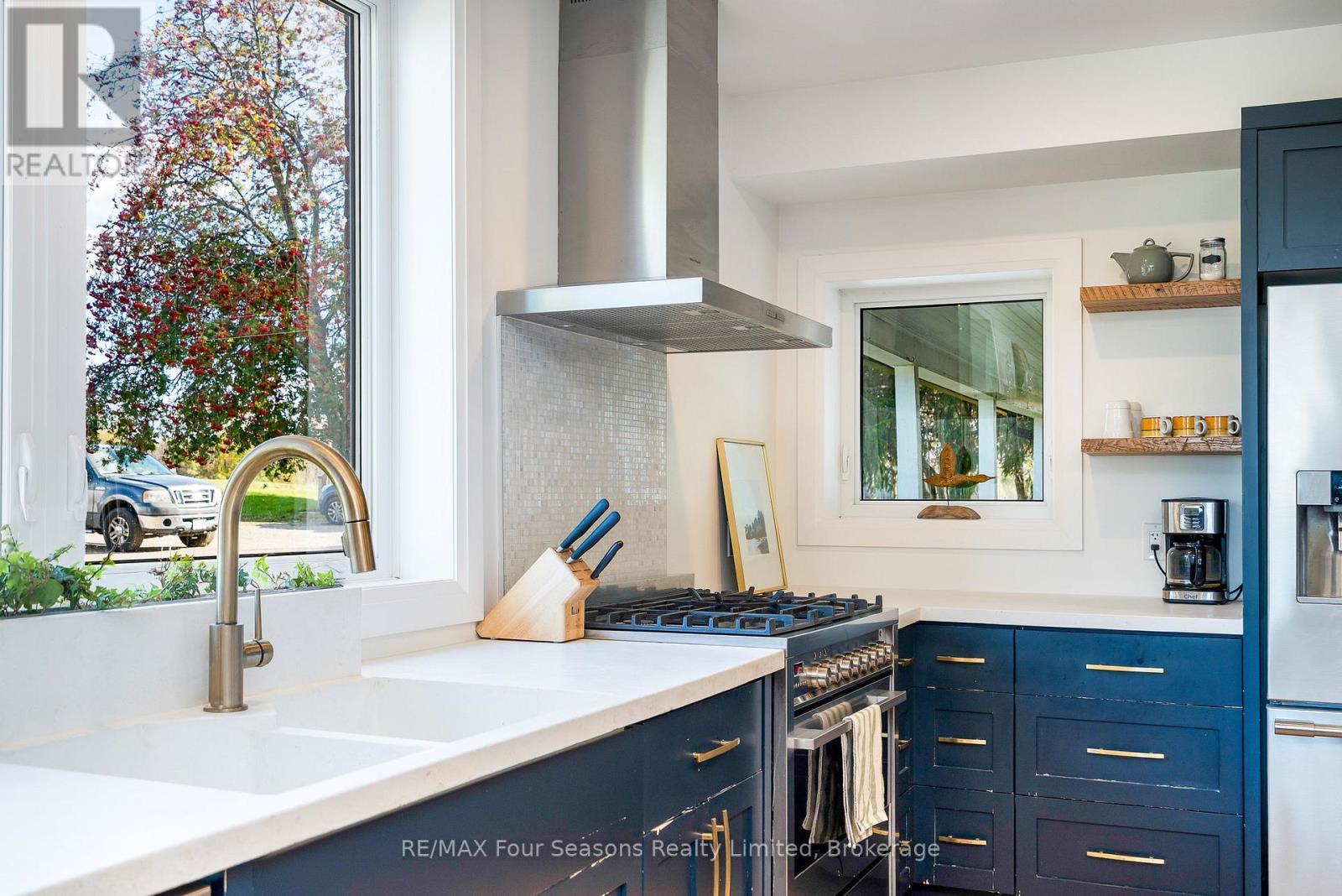 627174 Grey Road 119, Grey Highlands, ON - Indoor Photo Showing Kitchen
