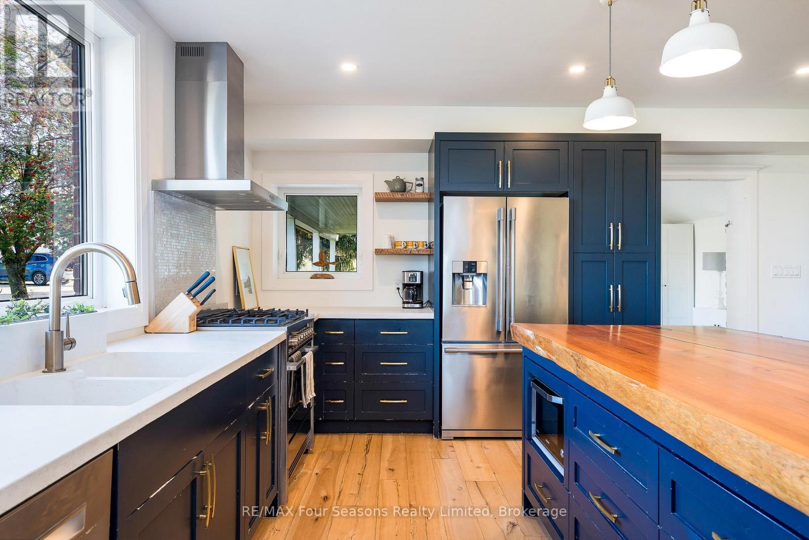 627174 Grey Road 119, Grey Highlands, ON - Indoor Photo Showing Kitchen With Upgraded Kitchen