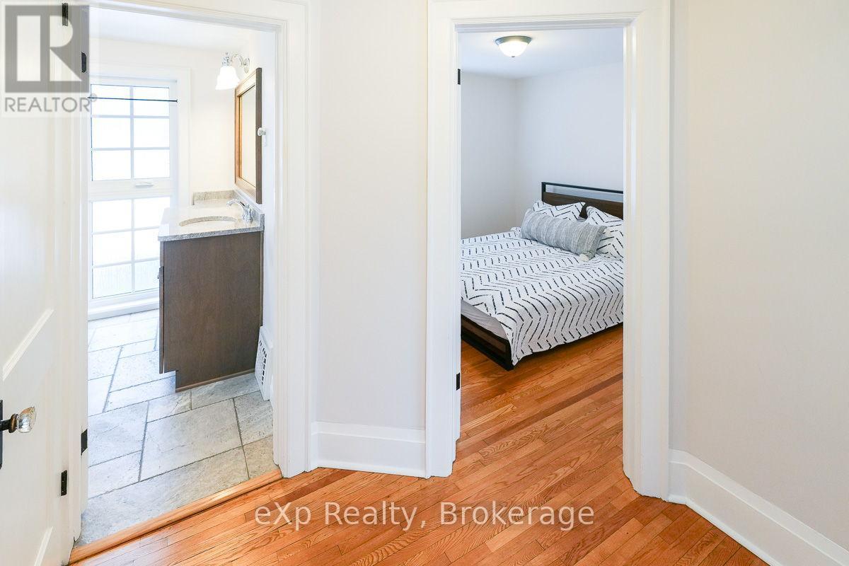 1144 4Th Avenue W, Owen Sound, ON - Indoor Photo Showing Bedroom