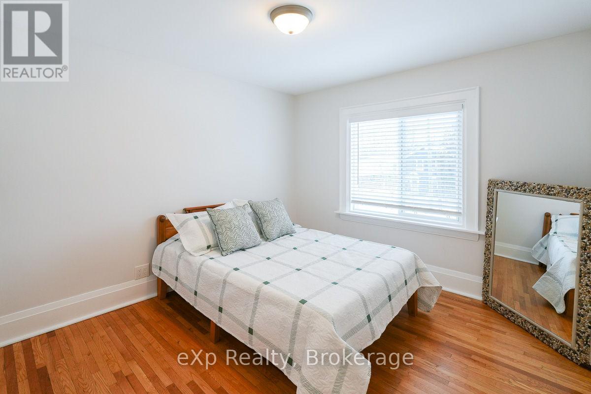 1144 4Th Avenue W, Owen Sound, ON - Indoor Photo Showing Bedroom