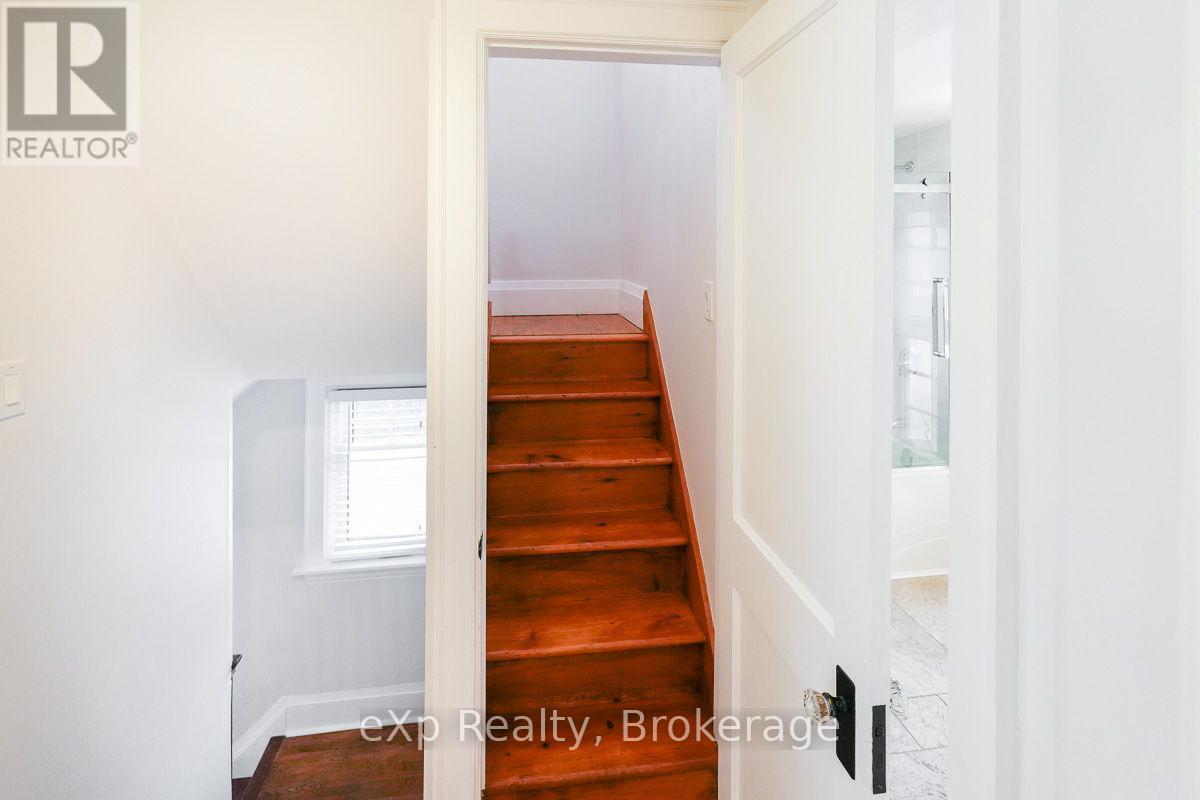 1144 4Th Avenue W, Owen Sound, ON - Indoor Photo Showing Other Room