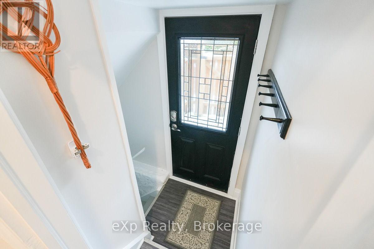 1144 4Th Avenue W, Owen Sound, ON - Indoor Photo Showing Other Room