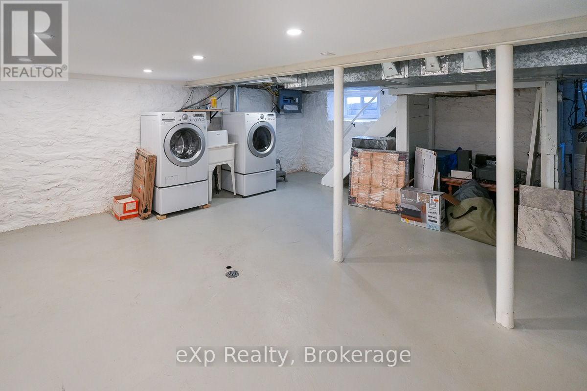 1144 4Th Avenue W, Owen Sound, ON - Indoor Photo Showing Laundry Room