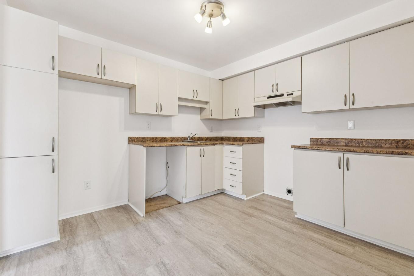 Cuisine - 1-5 Imp. De La Roseraie, Gatineau (Hull), QC - Indoor Photo Showing Kitchen