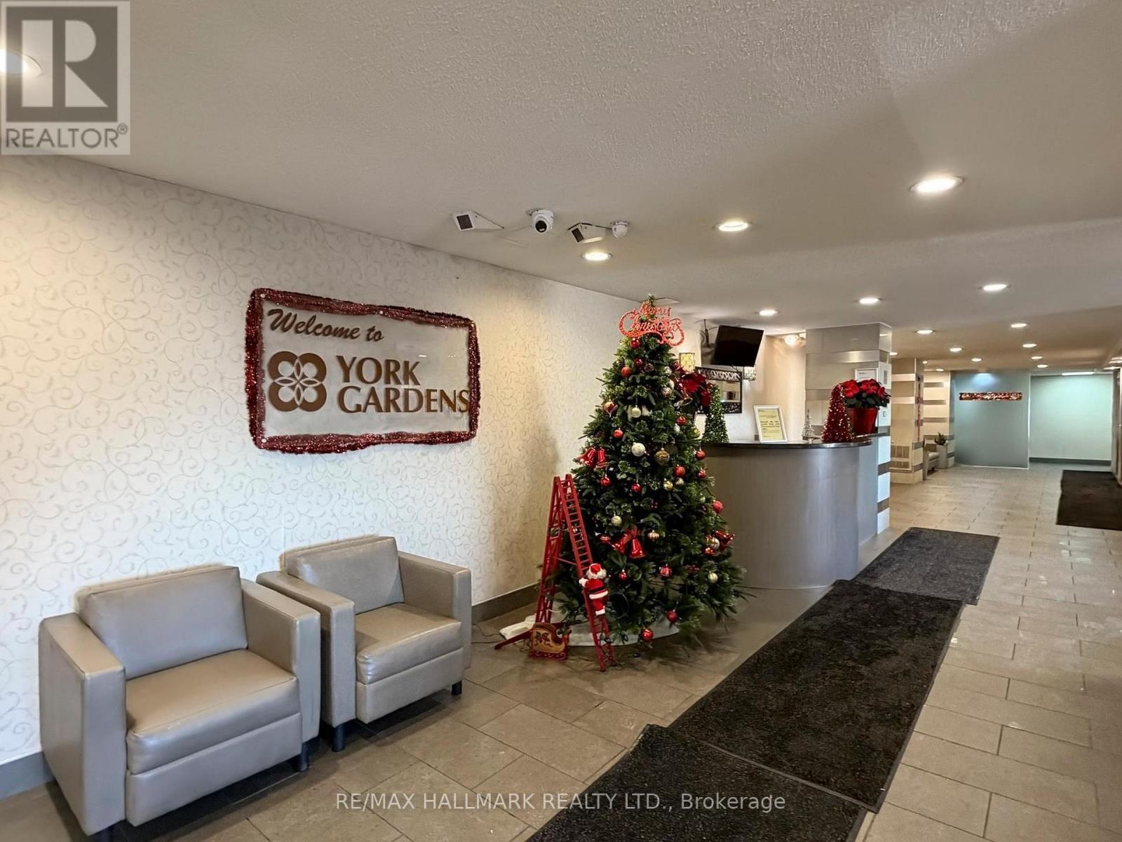 817 - 5 Parkway Forest Drive N, Toronto, ON - Indoor Photo Showing Other Room