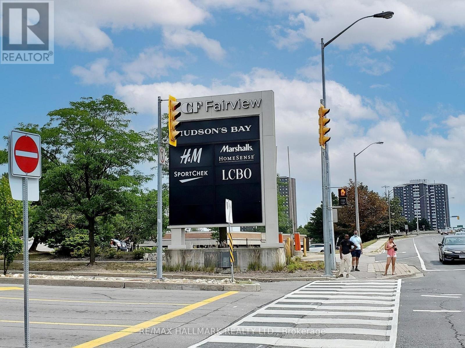 817 - 5 Parkway Forest Drive N, Toronto, ON - Outdoor With View