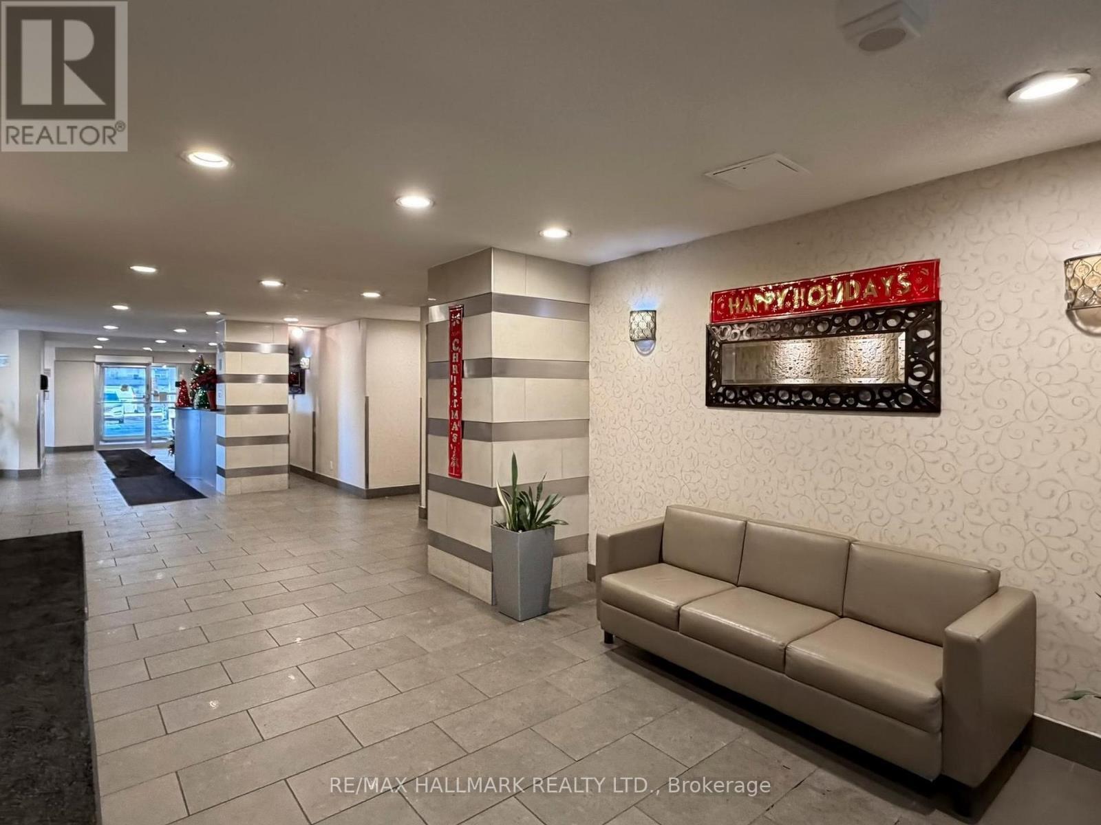 817 - 5 Parkway Forest Drive N, Toronto, ON - Indoor