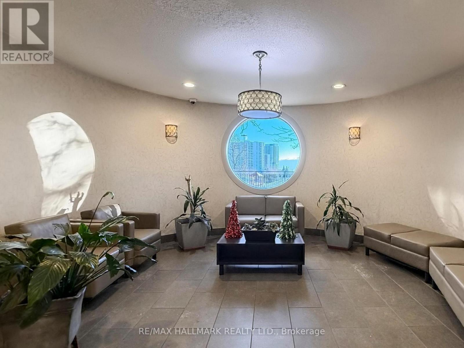 817 - 5 Parkway Forest Drive N, Toronto, ON - Indoor