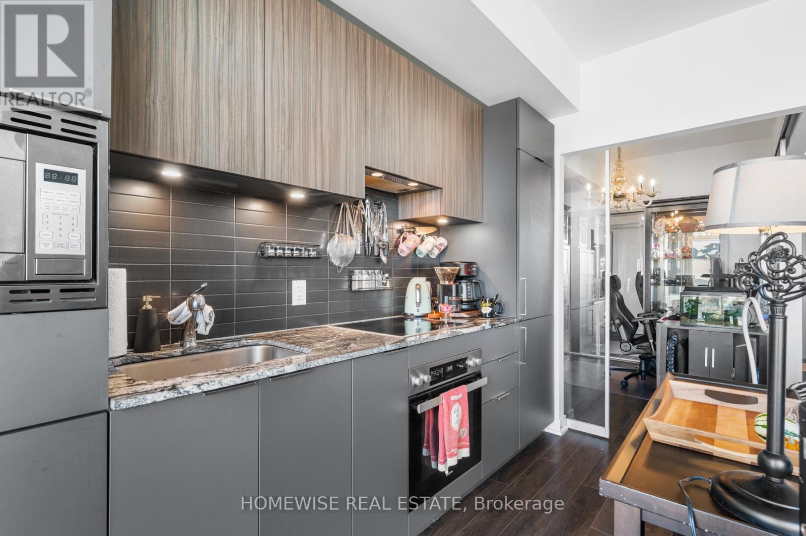 428 - 20 O'Neill Road, Toronto, ON - Indoor Photo Showing Kitchen With Upgraded Kitchen