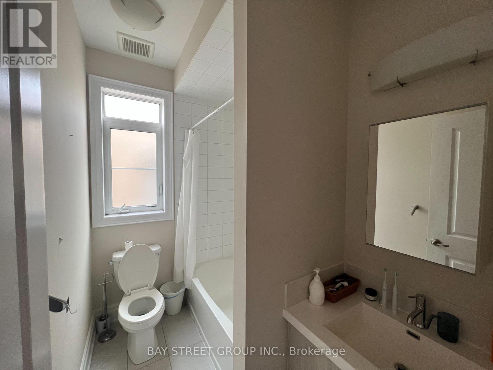 37 Carrville Woods Circle, Vaughan, ON - Indoor Photo Showing Bathroom