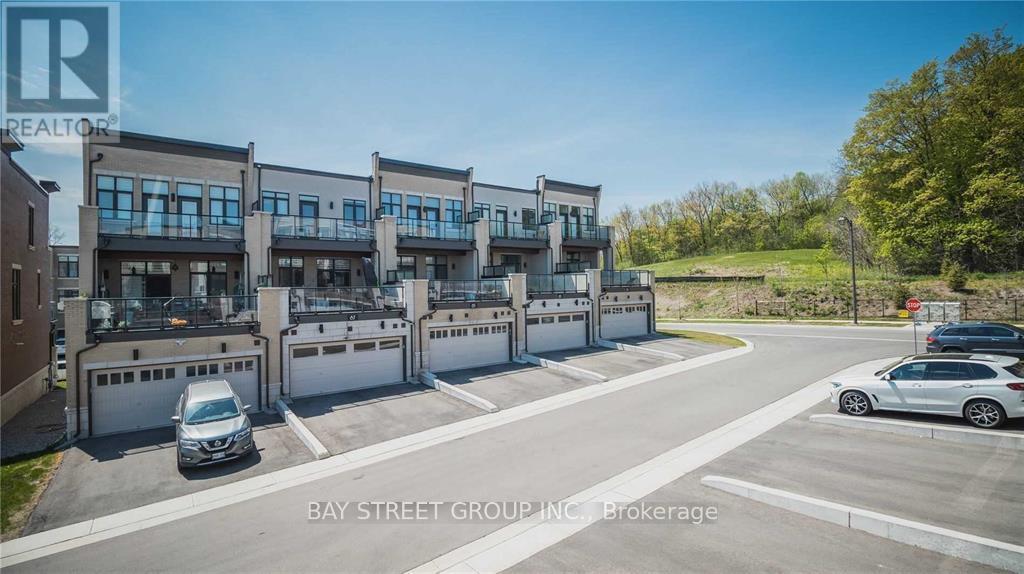 37 Carrville Woods Circle, Vaughan, ON - Outdoor With Balcony