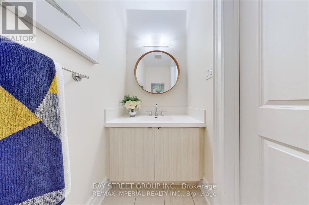 37 Carrville Woods Circle, Vaughan, ON - Indoor Photo Showing Bathroom