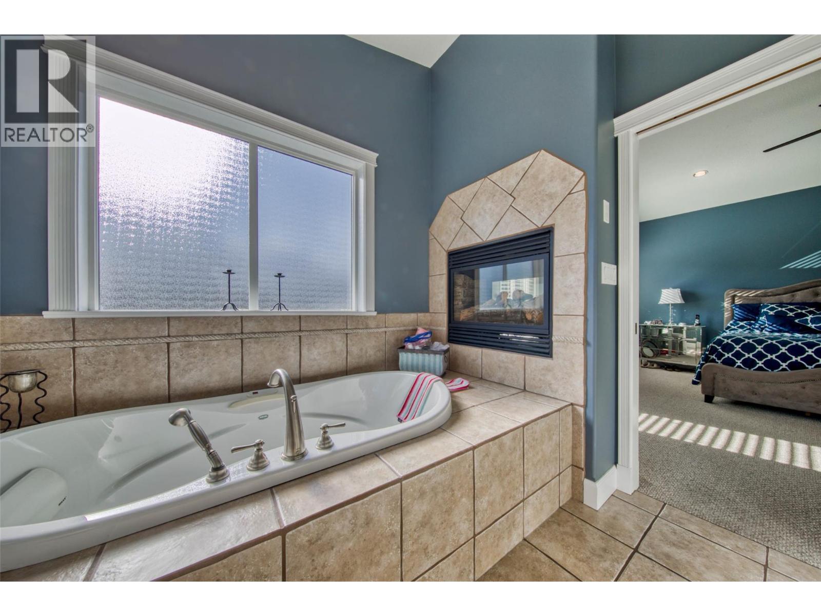 2886 Marine Drive, Blind Bay, BC