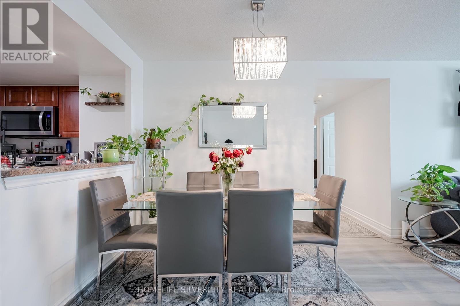 712 - 18 Lee Centre Drive, Toronto, ON - Indoor