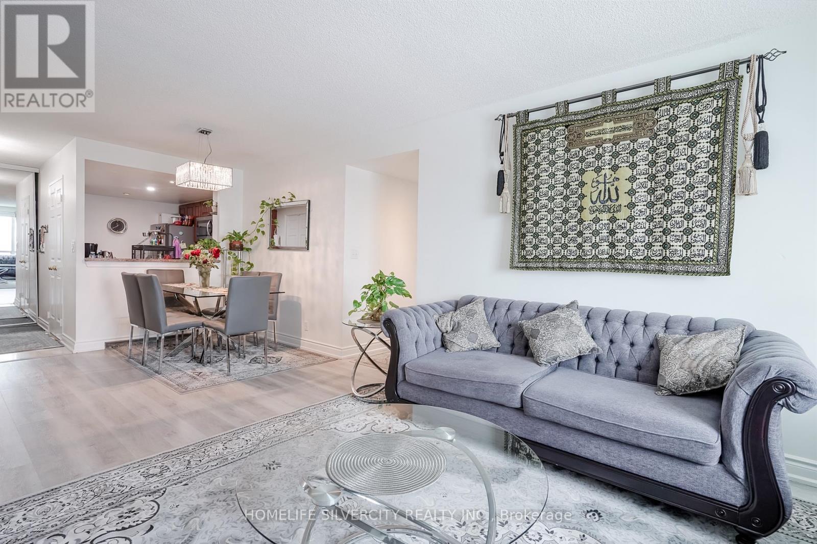 712 - 18 Lee Centre Drive, Toronto, ON - Indoor Photo Showing Living Room