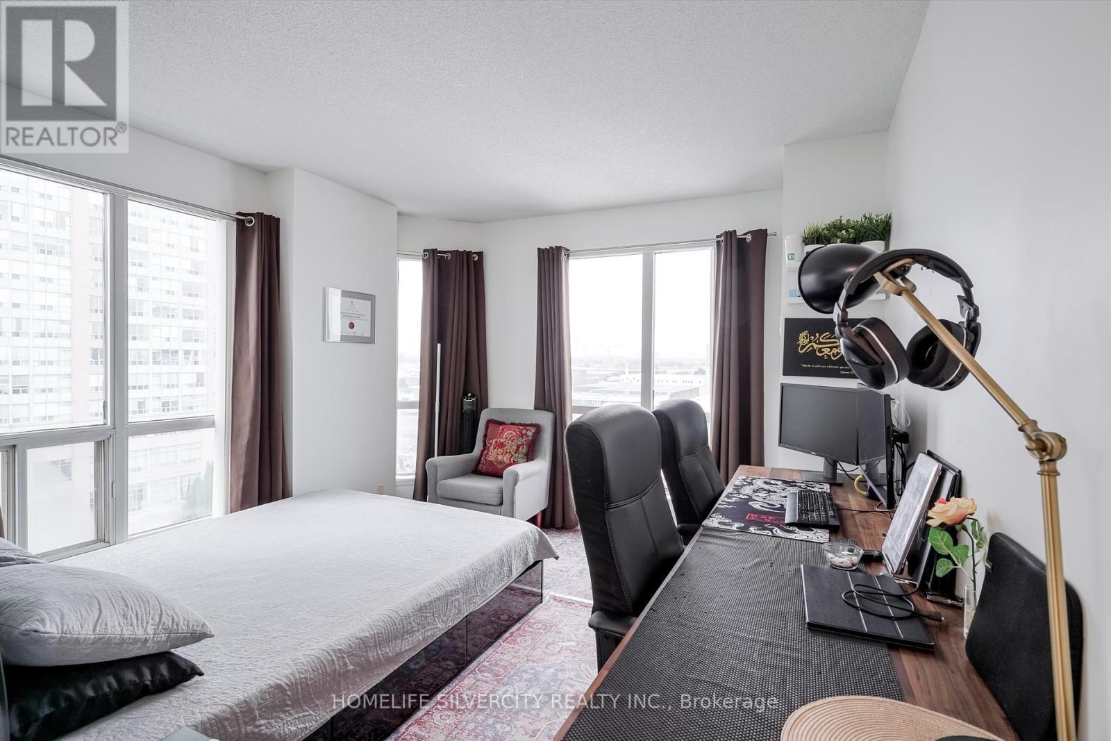 712 - 18 Lee Centre Drive, Toronto, ON - Indoor Photo Showing Bedroom
