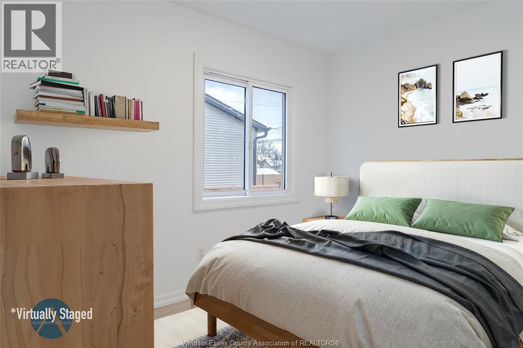 383 Laporte Avenue, Windsor, ON - Indoor Photo Showing Bedroom