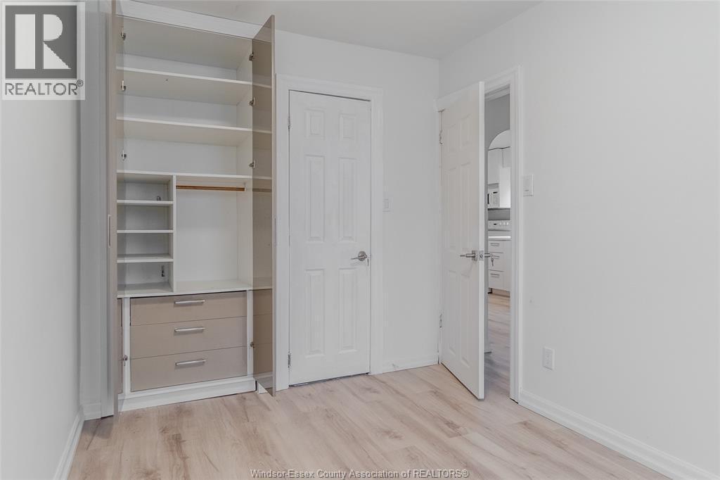 383 Laporte Avenue, Windsor, ON - Indoor Photo Showing Other Room