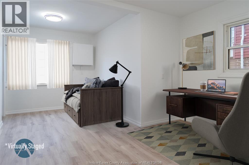 383 Laporte Avenue, Windsor, ON - Indoor