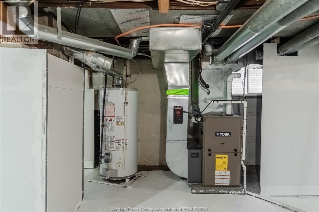 383 Laporte Avenue, Windsor, ON - Indoor Photo Showing Basement