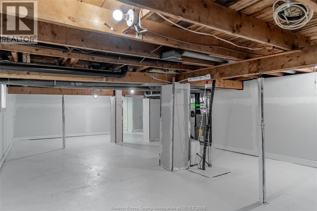 383 Laporte Avenue, Windsor, ON - Indoor Photo Showing Basement