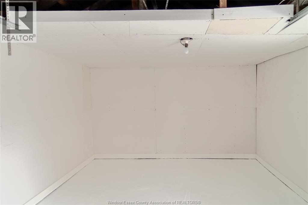 383 Laporte Avenue, Windsor, ON -