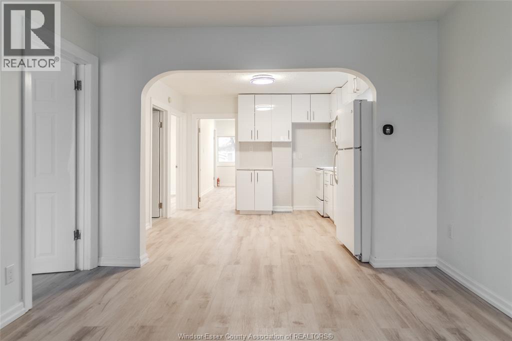 383 Laporte Avenue, Windsor, ON - Indoor