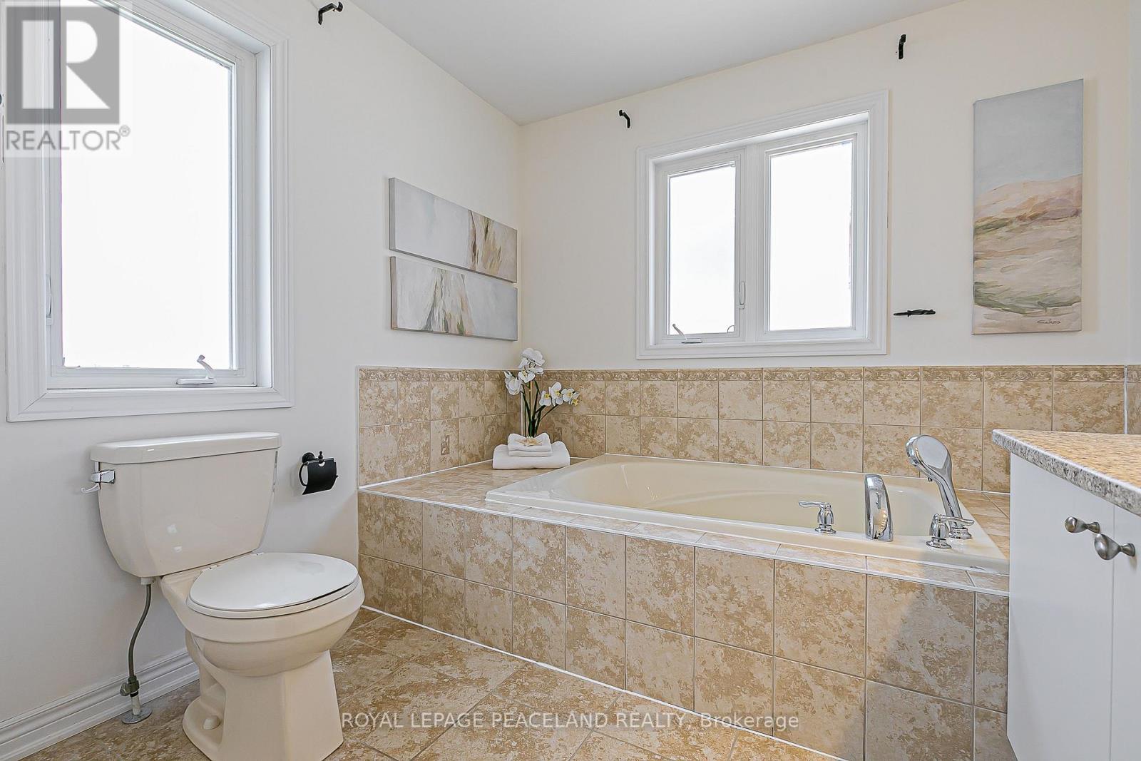 10 Pavlova Crescent, Richmond Hill, ON - Indoor Photo Showing Bathroom