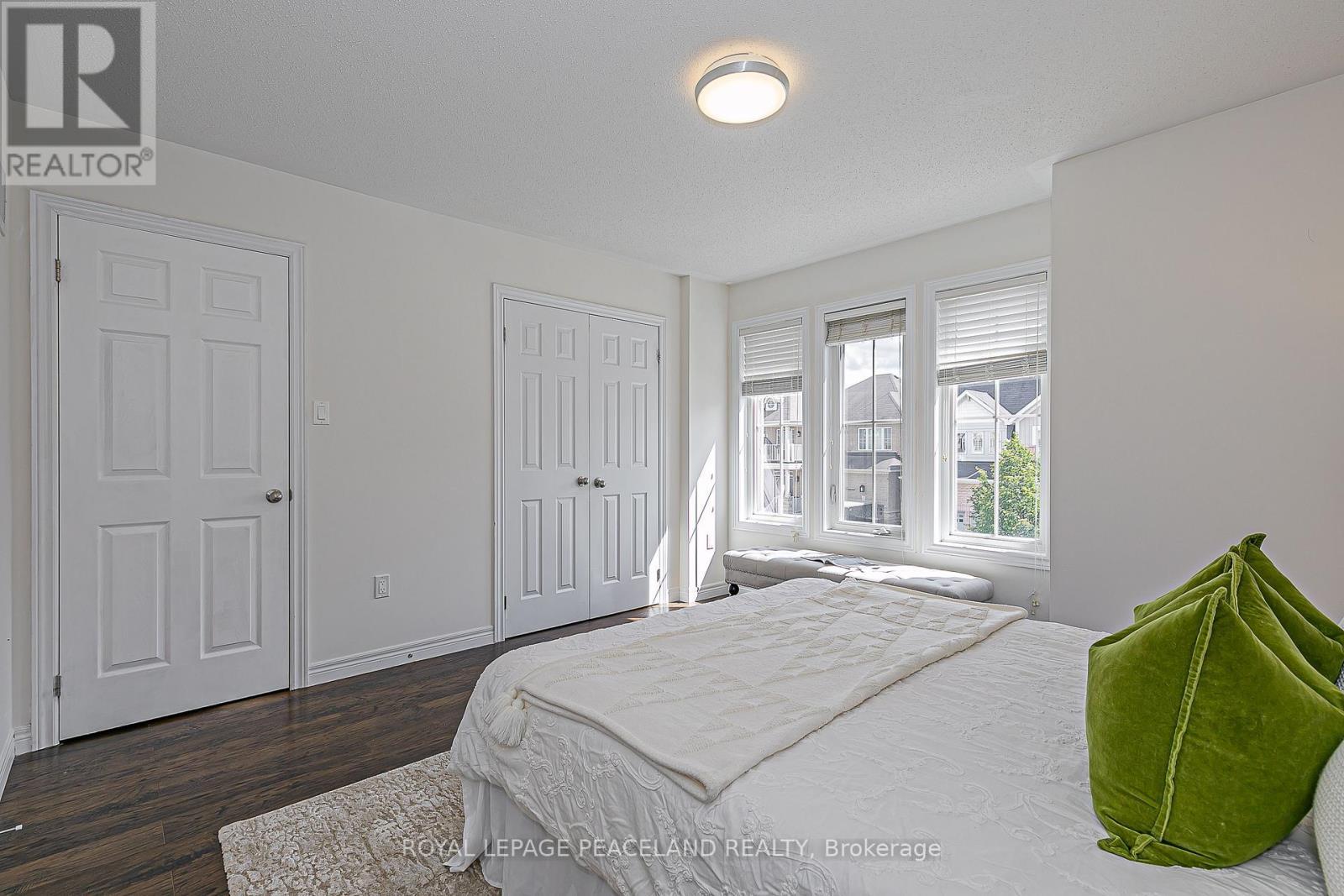 10 Pavlova Crescent, Richmond Hill, ON - Indoor Photo Showing Bedroom