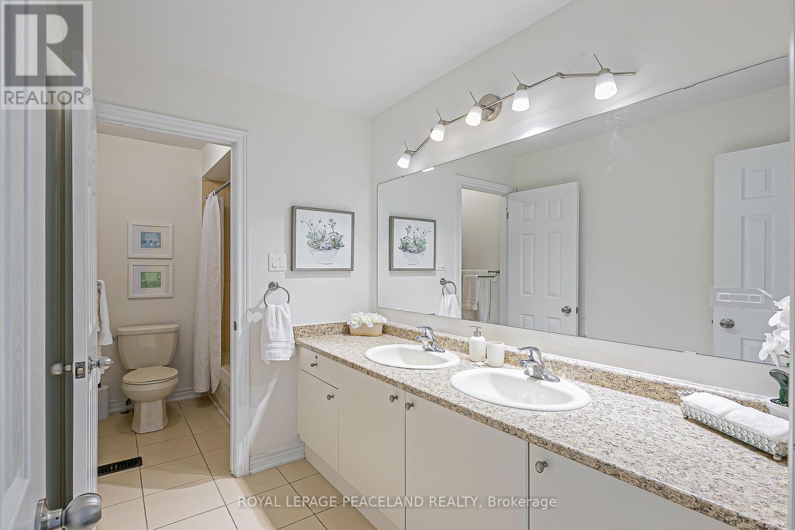 10 Pavlova Crescent, Richmond Hill, ON - Indoor Photo Showing Bathroom