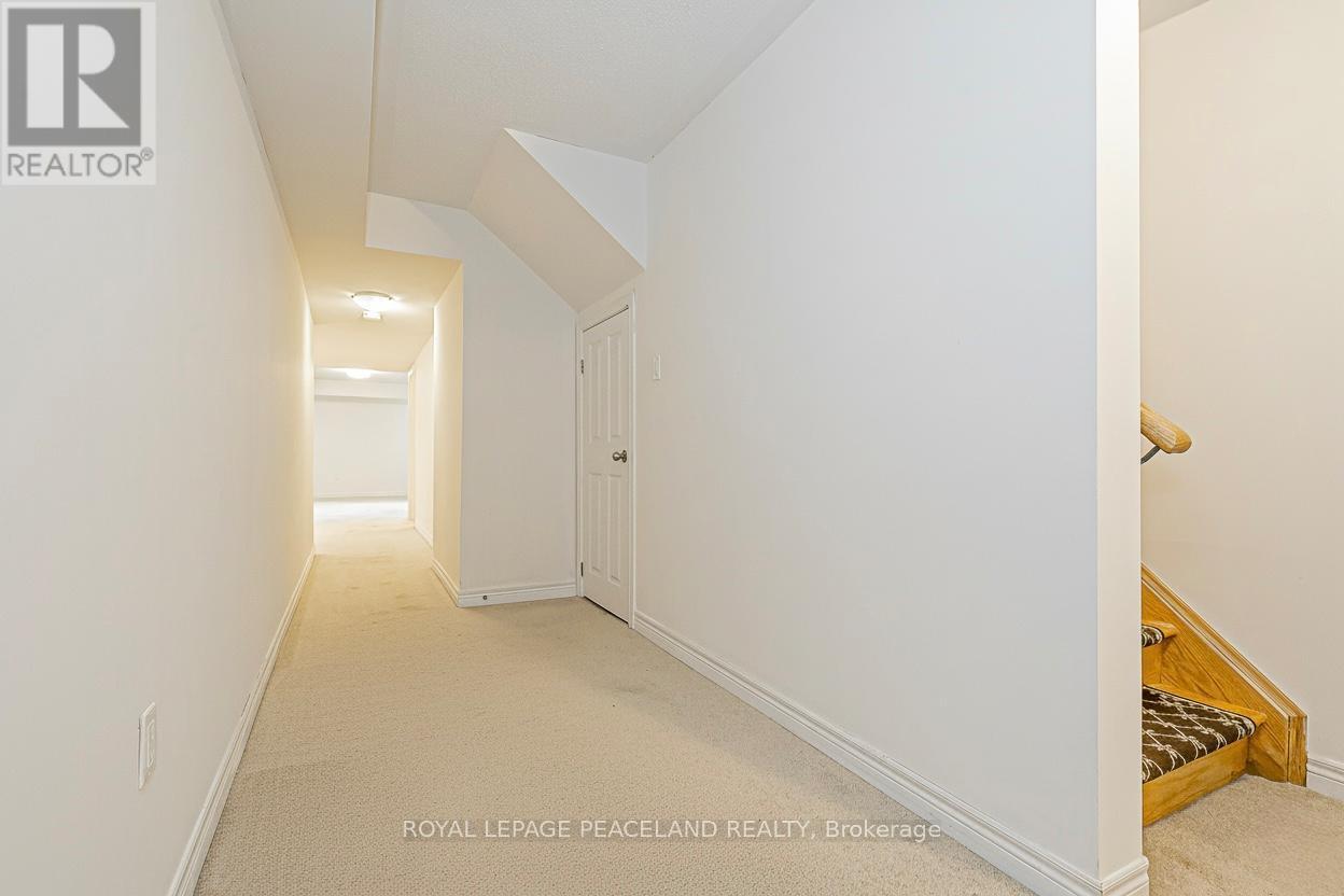 10 Pavlova Crescent, Richmond Hill, ON - Indoor Photo Showing Other Room