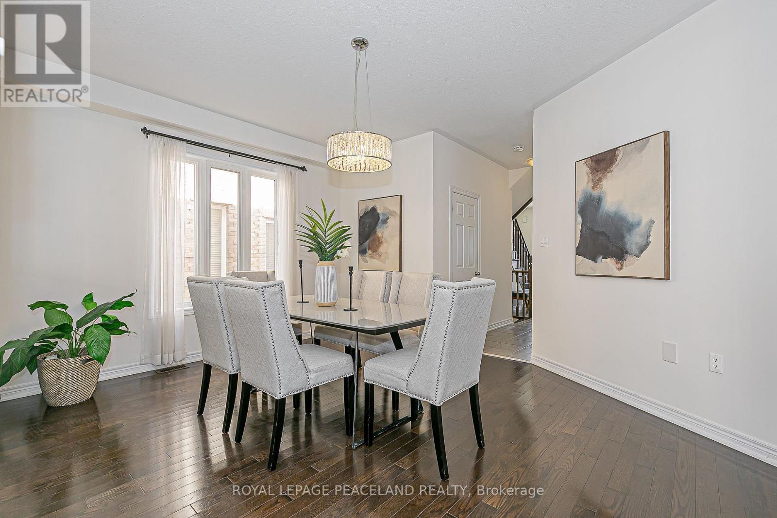 10 Pavlova Crescent, Richmond Hill, ON - Indoor Photo Showing Dining Room