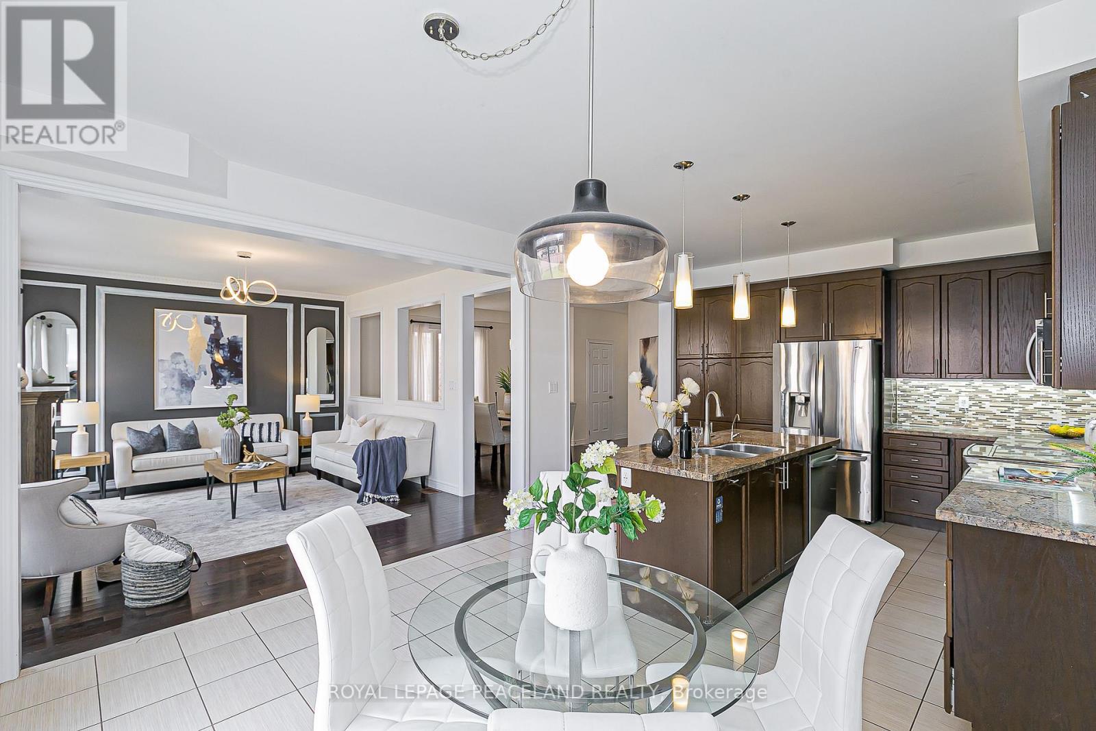 10 Pavlova Crescent, Richmond Hill, ON - Indoor Photo Showing Dining Room