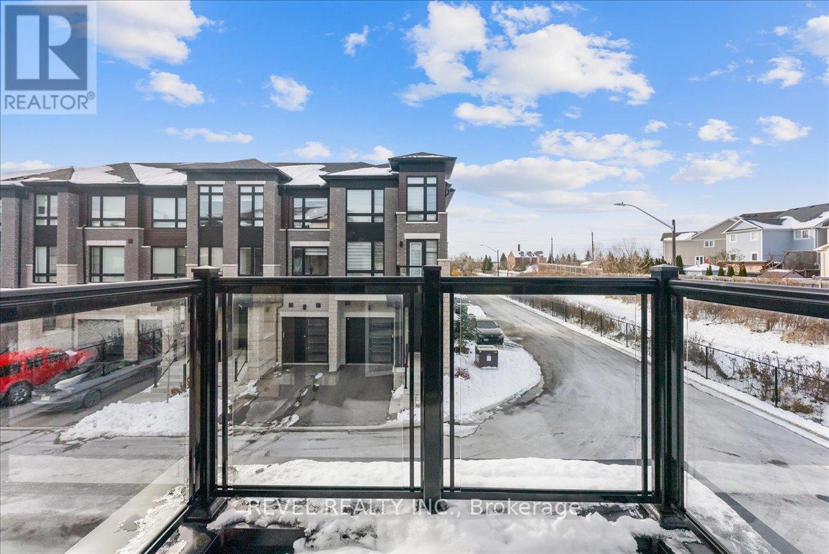 25 Lake Trail Way, Whitby, ON - Outdoor