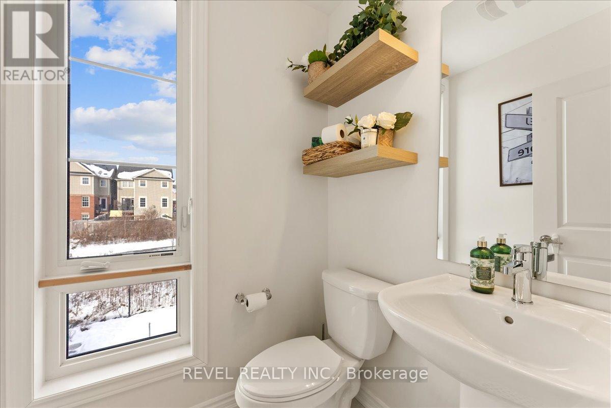 25 Lake Trail Way, Whitby, ON - Indoor Photo Showing Bathroom
