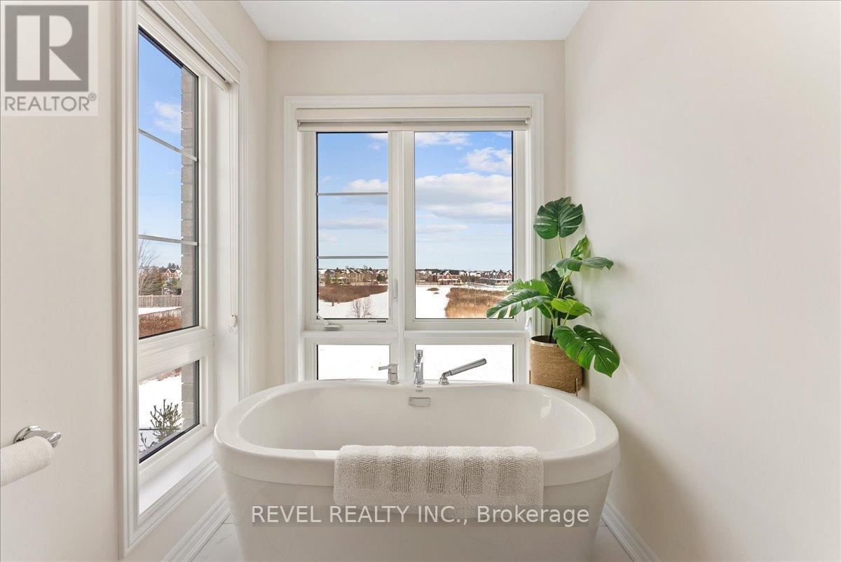 25 Lake Trail Way, Whitby, ON - Indoor Photo Showing Bathroom