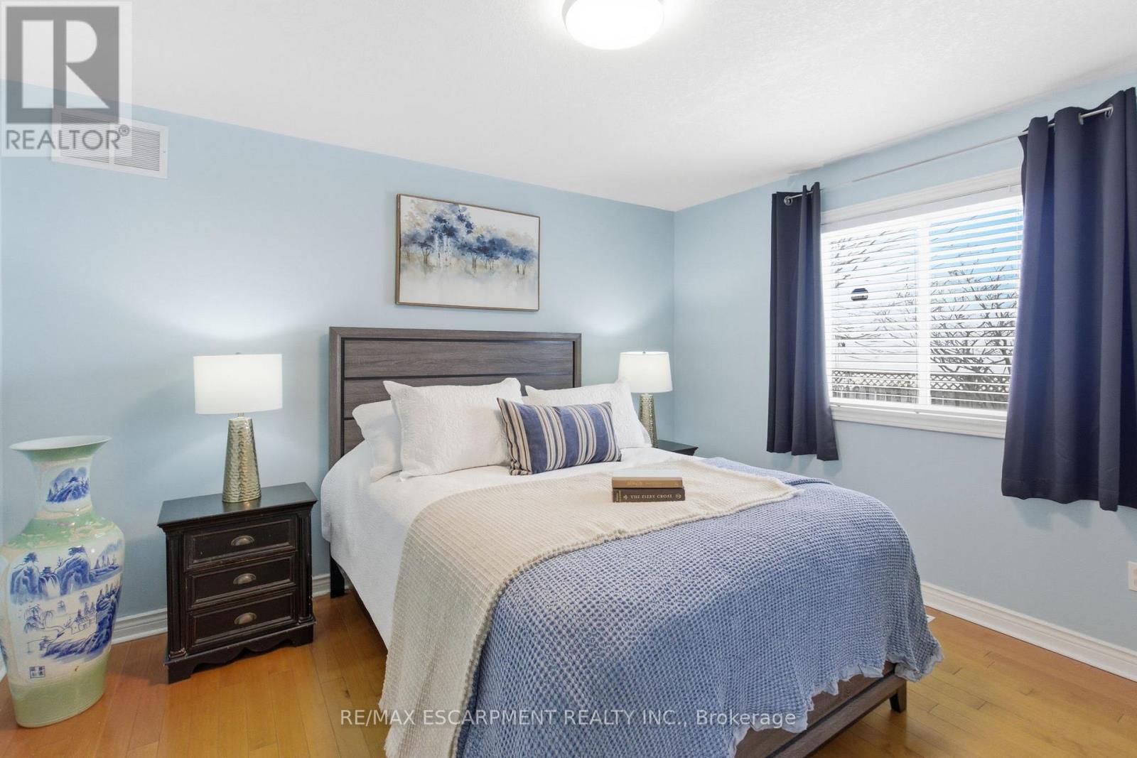 65 Thistlemoor Drive, Haldimand, ON - Indoor Photo Showing Bedroom