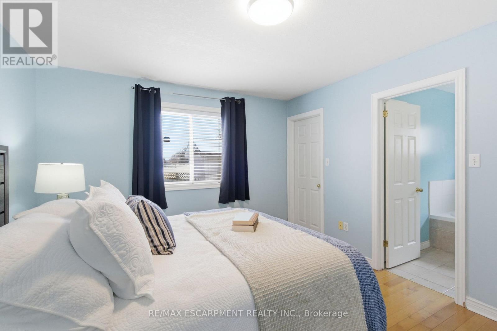 65 Thistlemoor Drive, Haldimand, ON - Indoor Photo Showing Bedroom