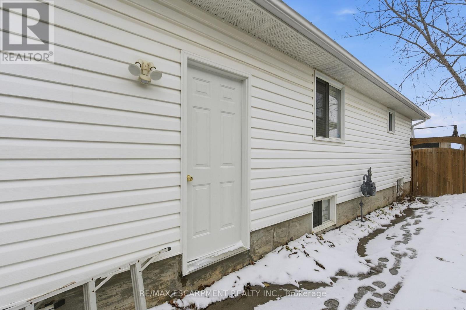 65 Thistlemoor Drive, Haldimand, ON - Outdoor With Exterior