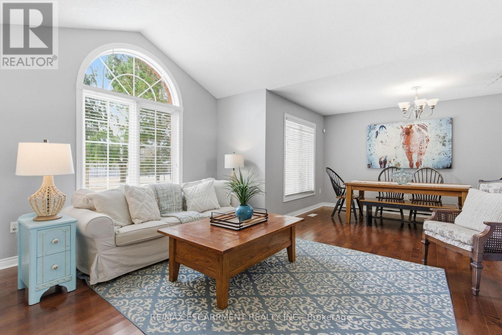 65 Thistlemoor Drive, Haldimand, ON - Indoor Photo Showing Living Room