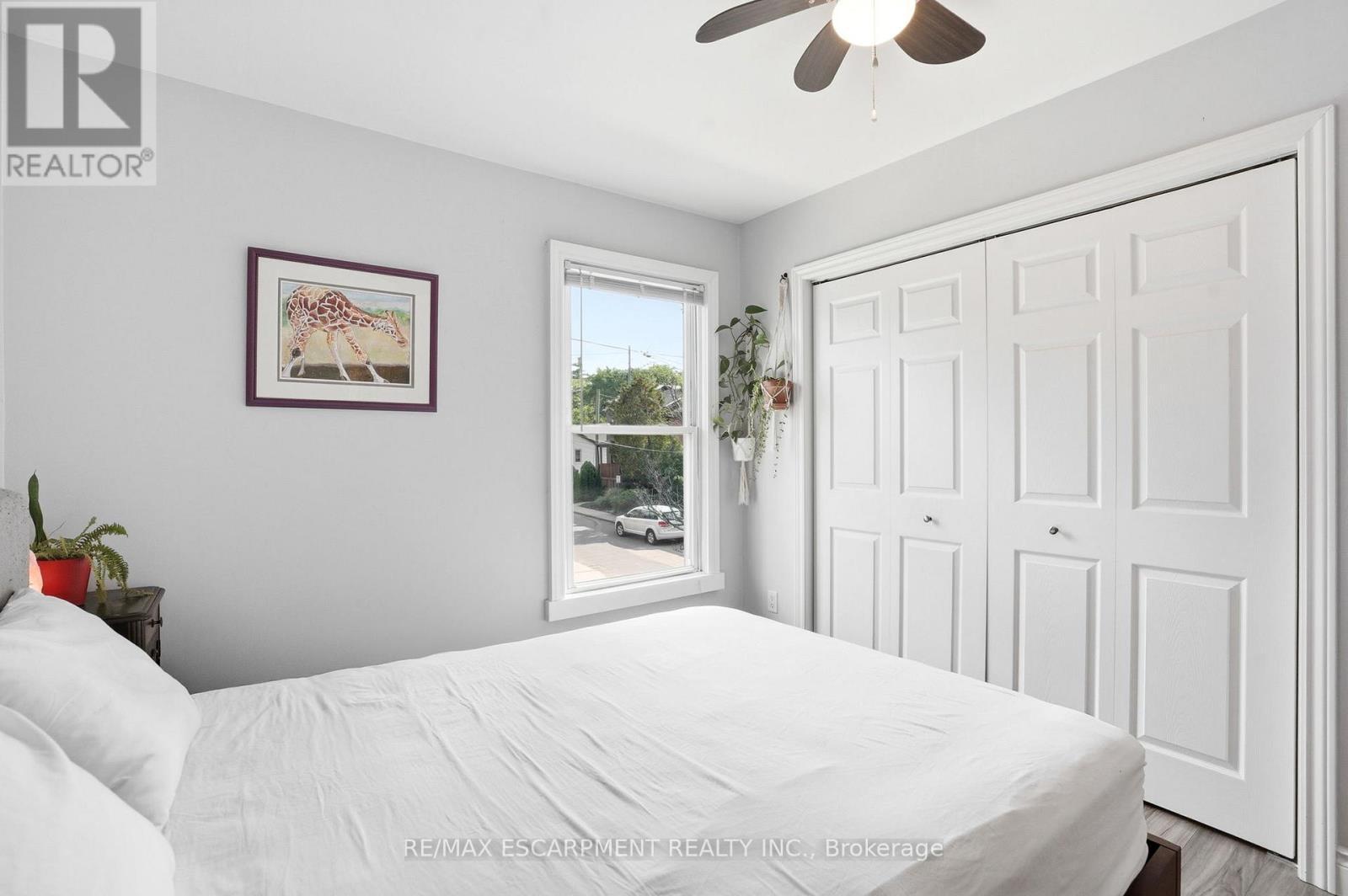 22 Liberty Street, Hamilton, ON - Indoor Photo Showing Bedroom