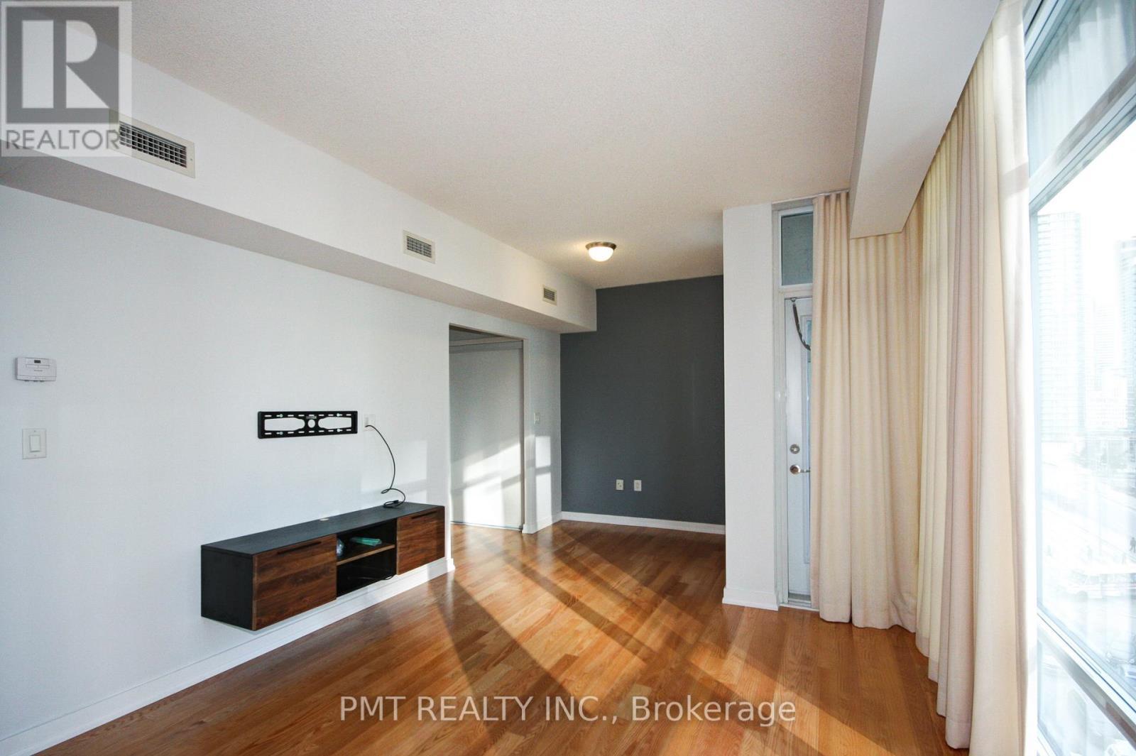 916 - 15 Brunel Court, Toronto, ON - Indoor Photo Showing Other Room