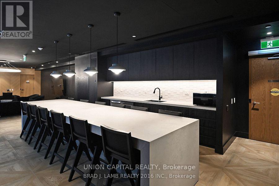 1006 - 195 Mccaul Street, Toronto, ON - Indoor Photo Showing Other Room