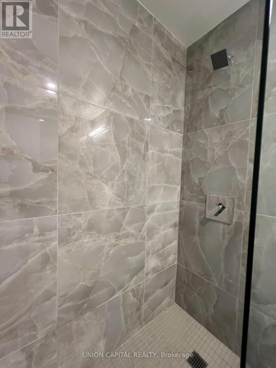 1006 - 195 Mccaul Street, Toronto, ON - Indoor Photo Showing Bathroom