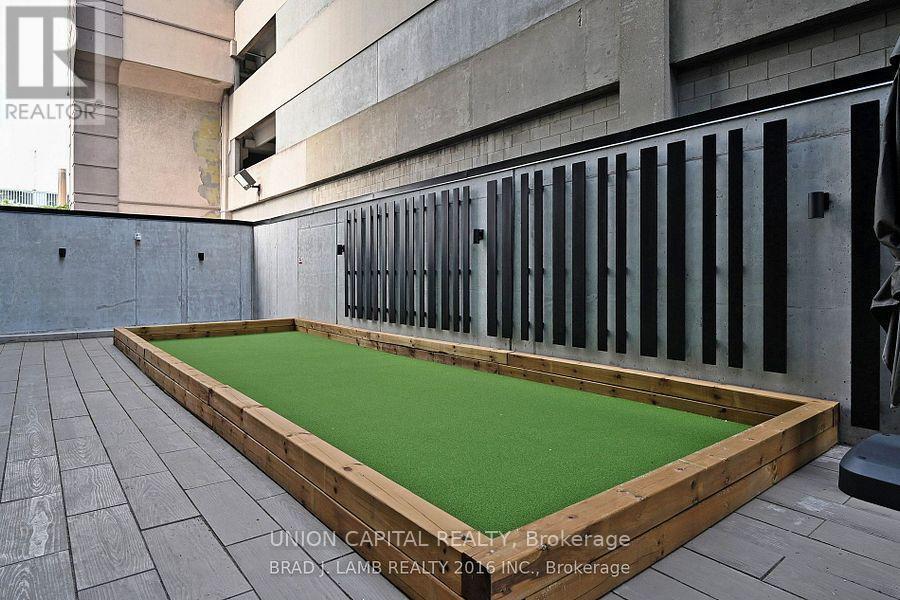 1006 - 195 Mccaul Street, Toronto, ON - Outdoor With Exterior